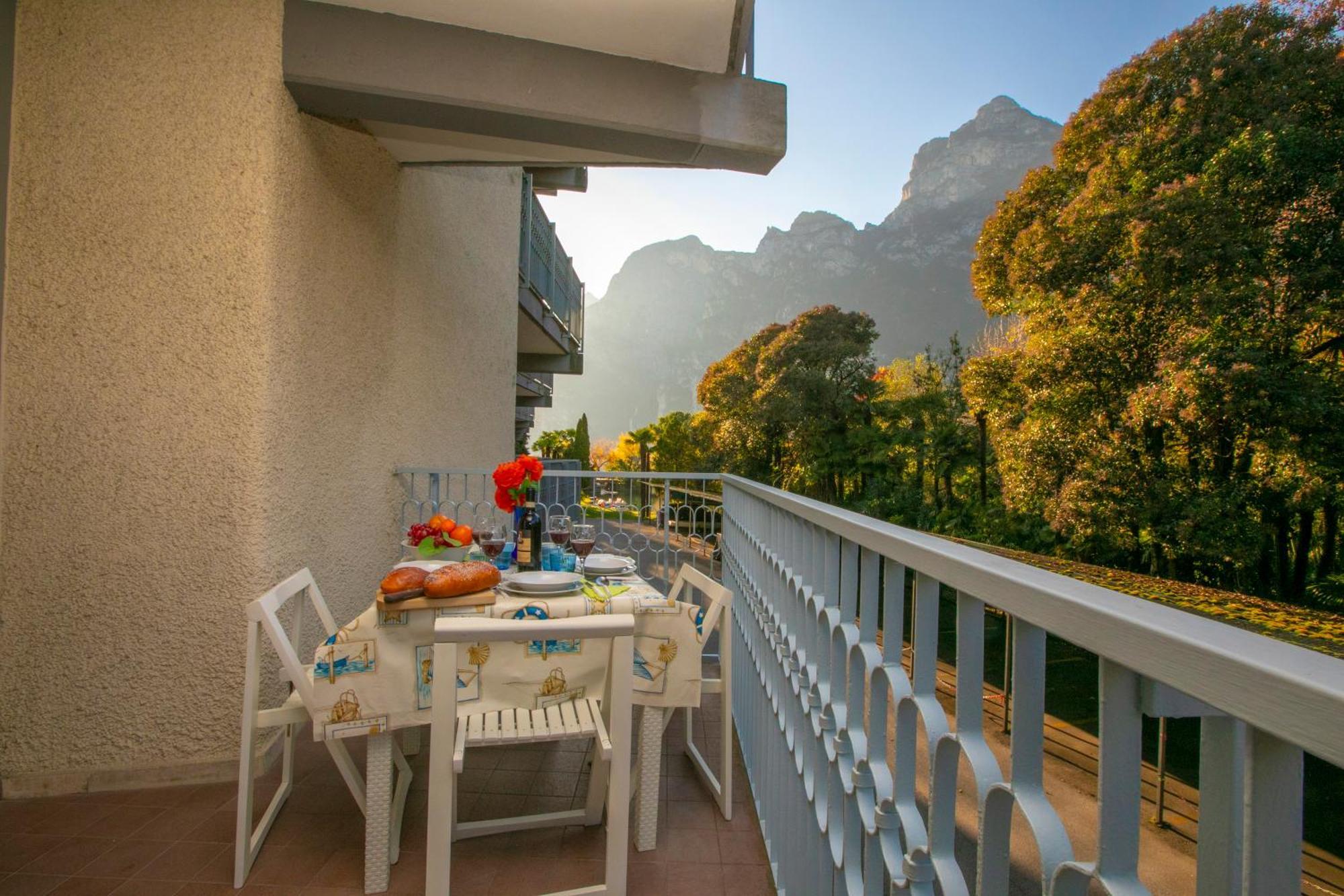 Residenza Lago D'Argento - Happy Rentals ريفا ديل غاردا المظهر الخارجي الصورة