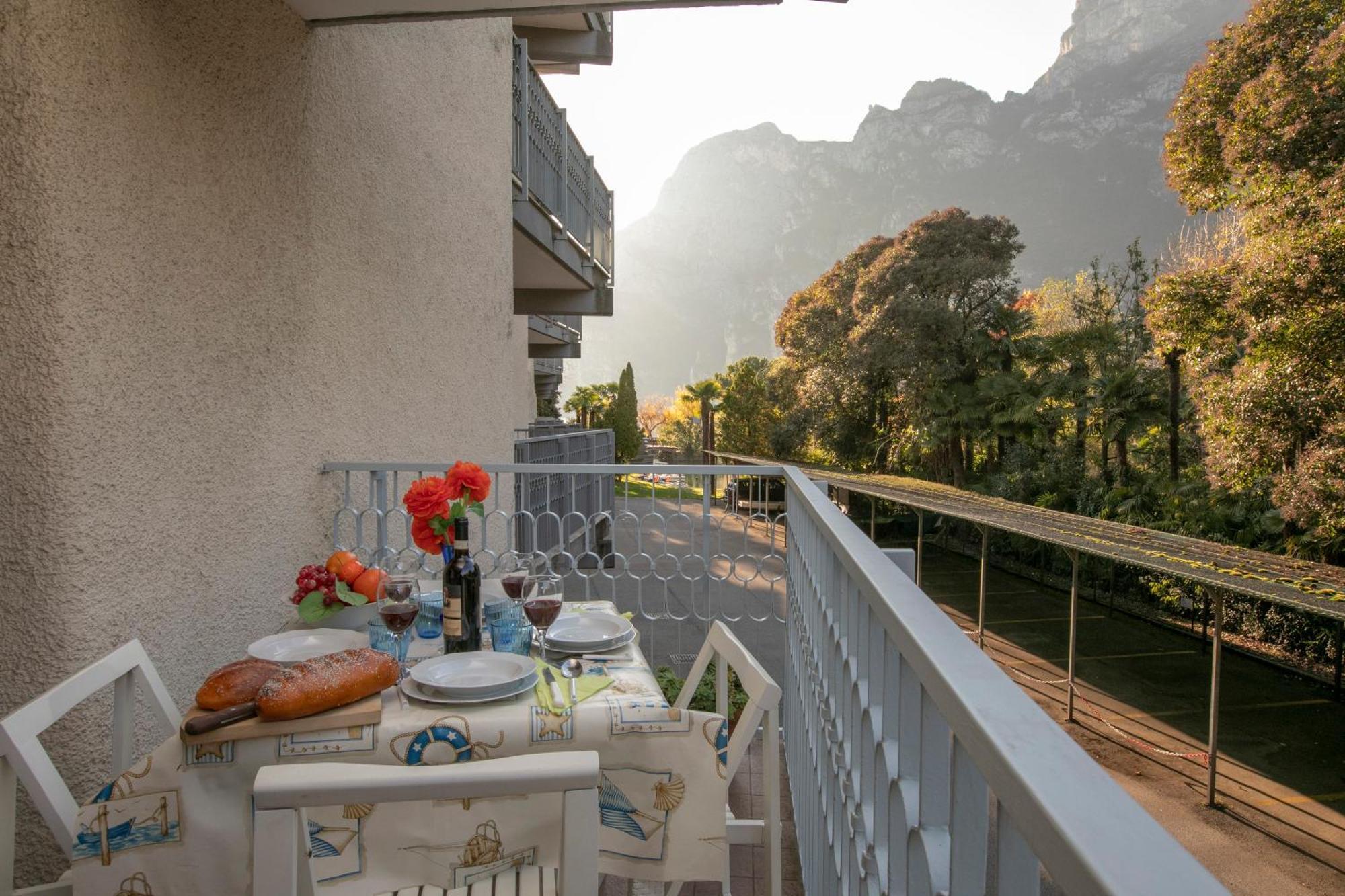 Residenza Lago D'Argento - Happy Rentals ريفا ديل غاردا المظهر الخارجي الصورة